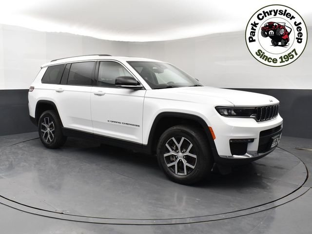 Used 2023 White/off-white Jeep Limited image 1