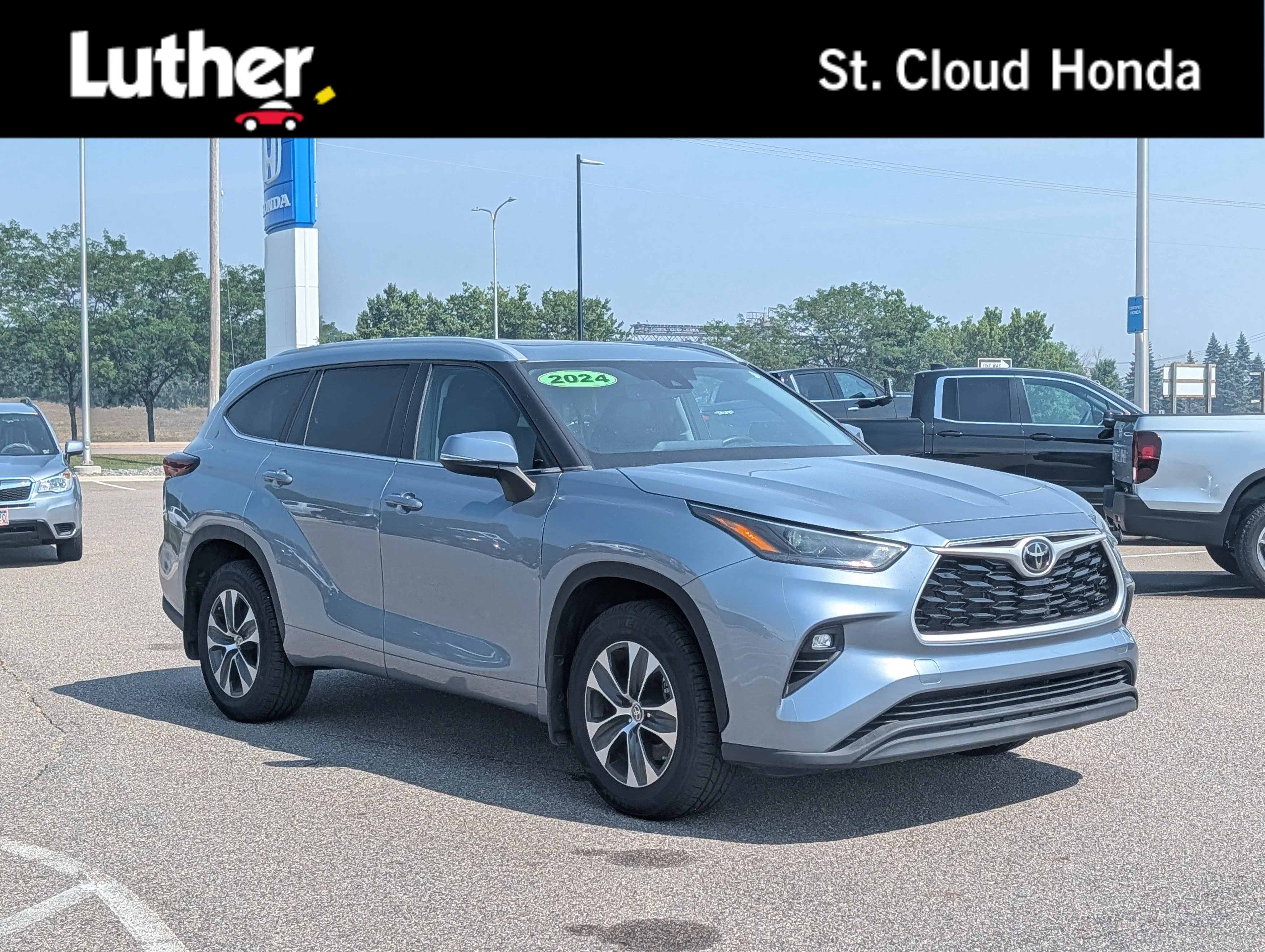 Used 2024 Moon Dust Toyota XLE image 1