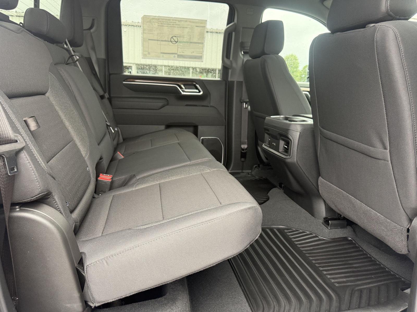 New 2026 Sterling Gray Metallic Chevrolet LT image 21