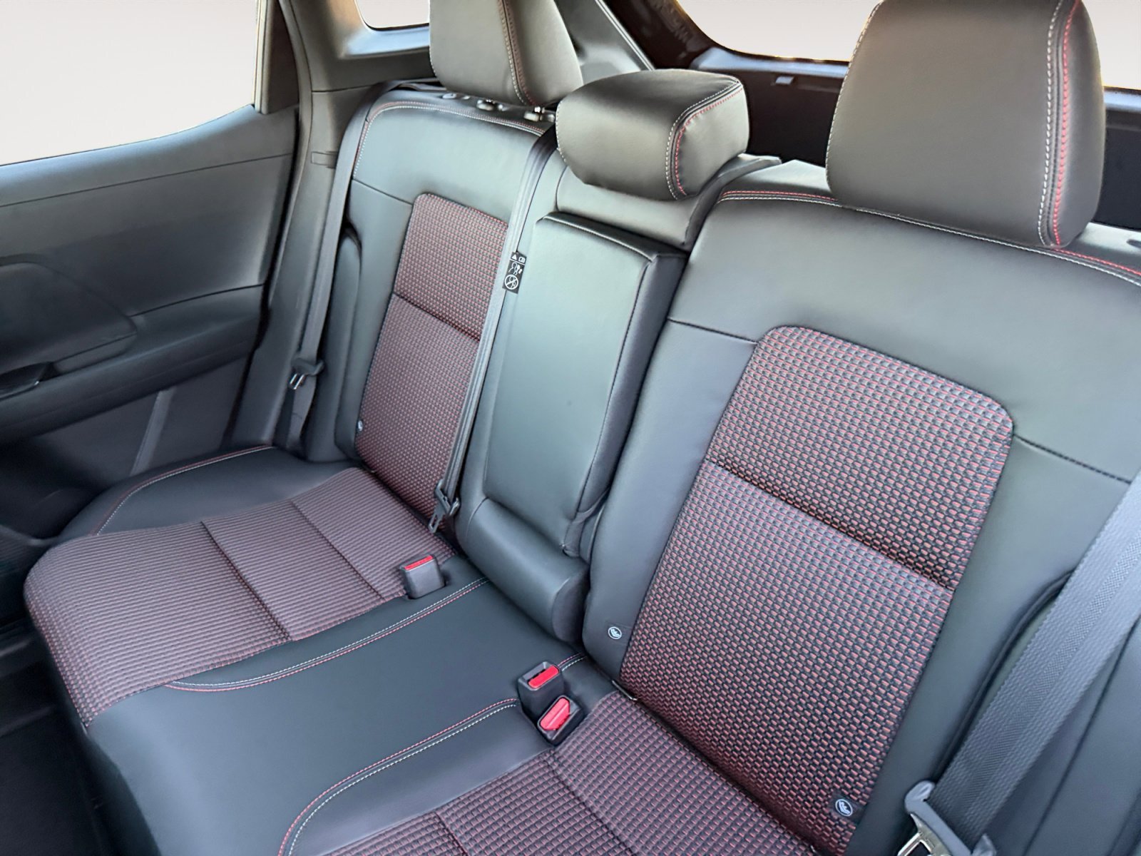 2026 Nissan KICKS SR - Photo 22