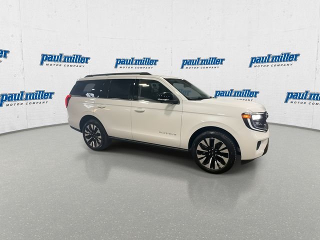 New 2027 Star White Metallic Tri-Coat Ford Platinum image 13