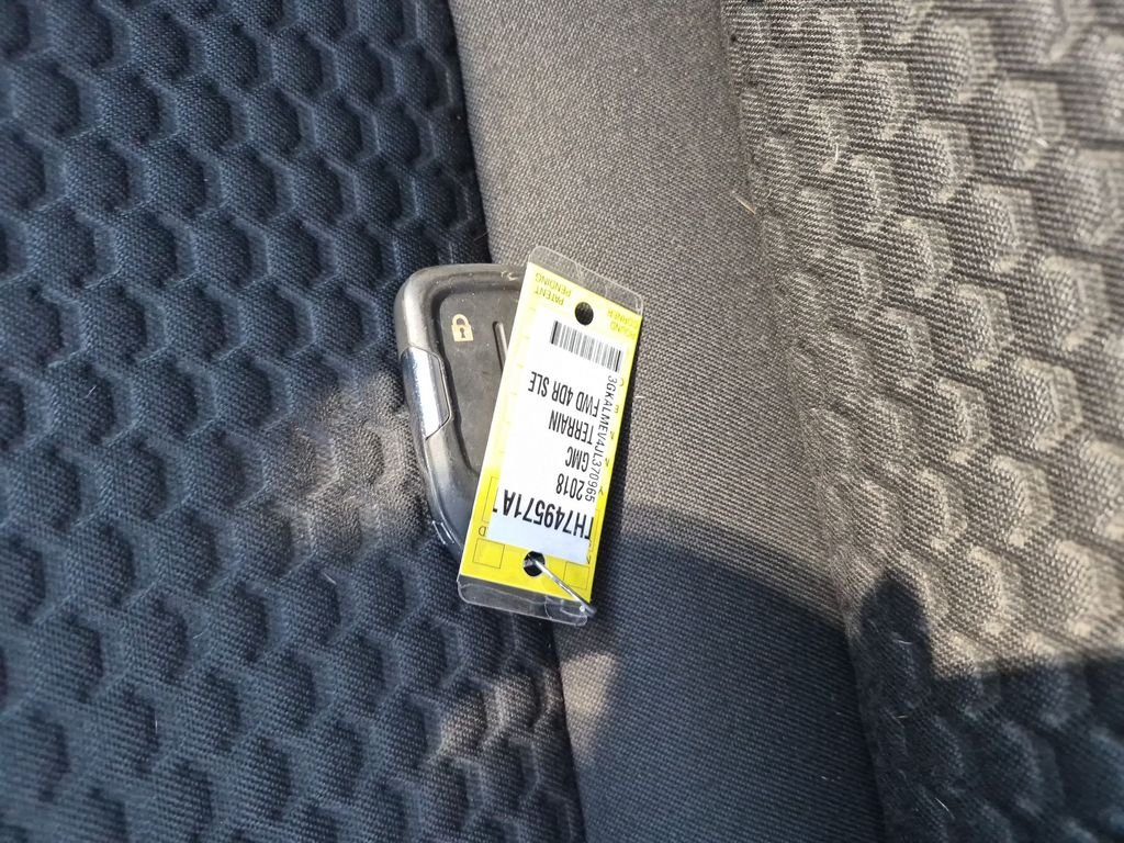 Used 2018 White GMC SLE image 34