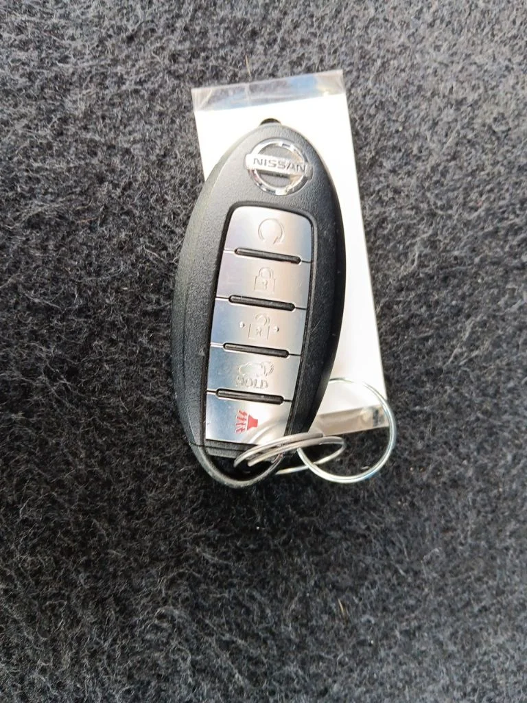 Used 2018 Pearl White Nissan SV image 37