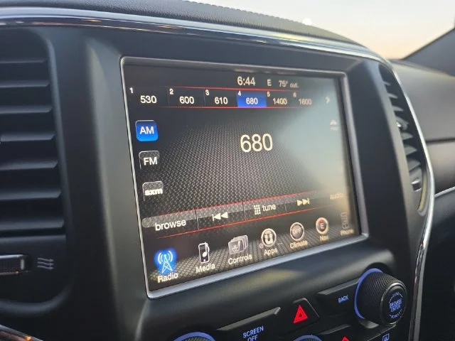 Used 2016 White Jeep Overland image 21