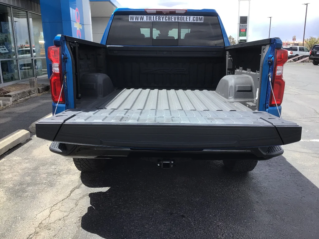 Used 2022 Glacier Blue Metallic Chevrolet ZR2 image 6