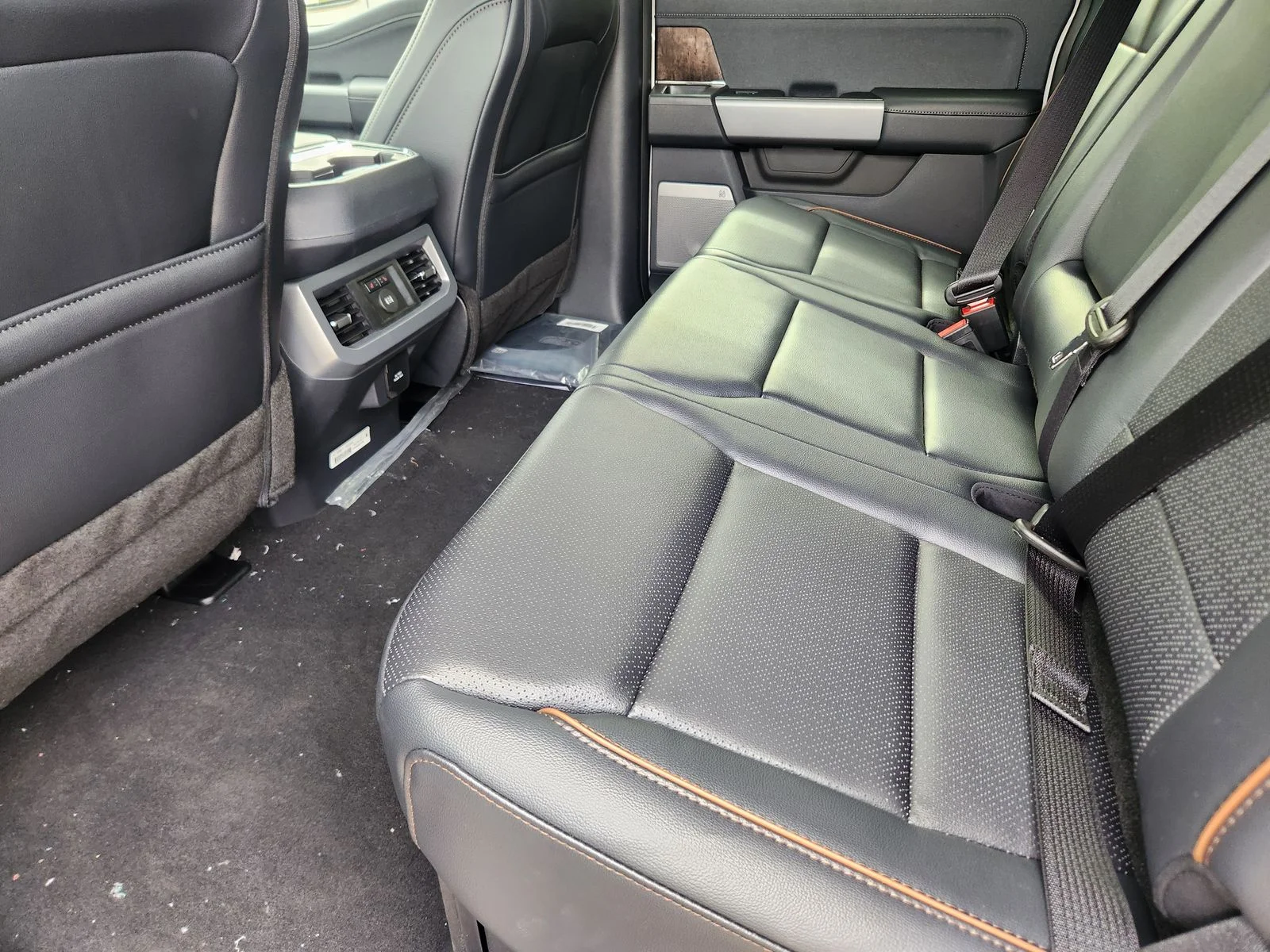 New 2026 Star White Metallic Tri-Coat Ford F-250® Lariat® image 21