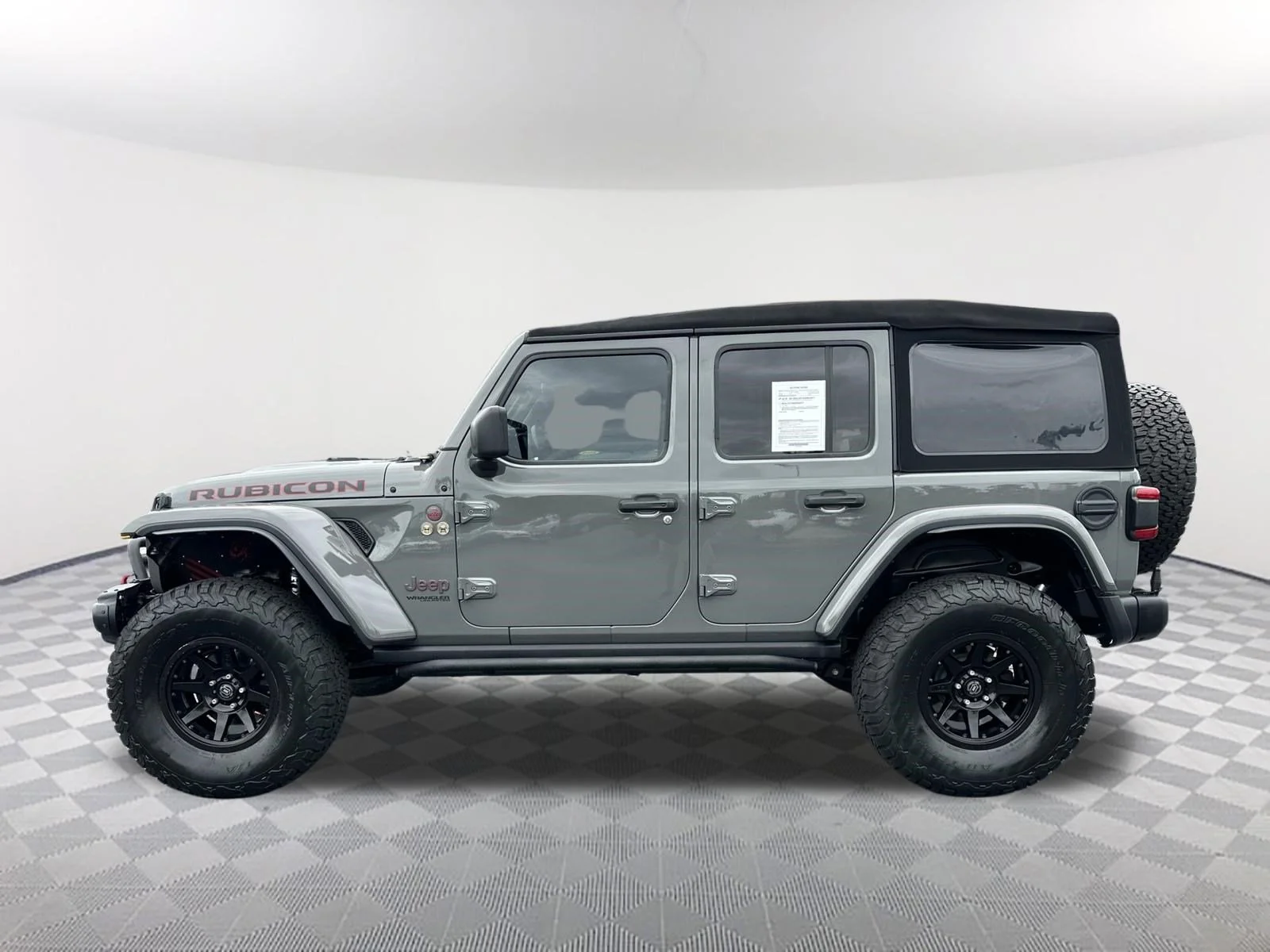 Used 2019 Sting-Gray Clear Coat Jeep Rubicon image 8