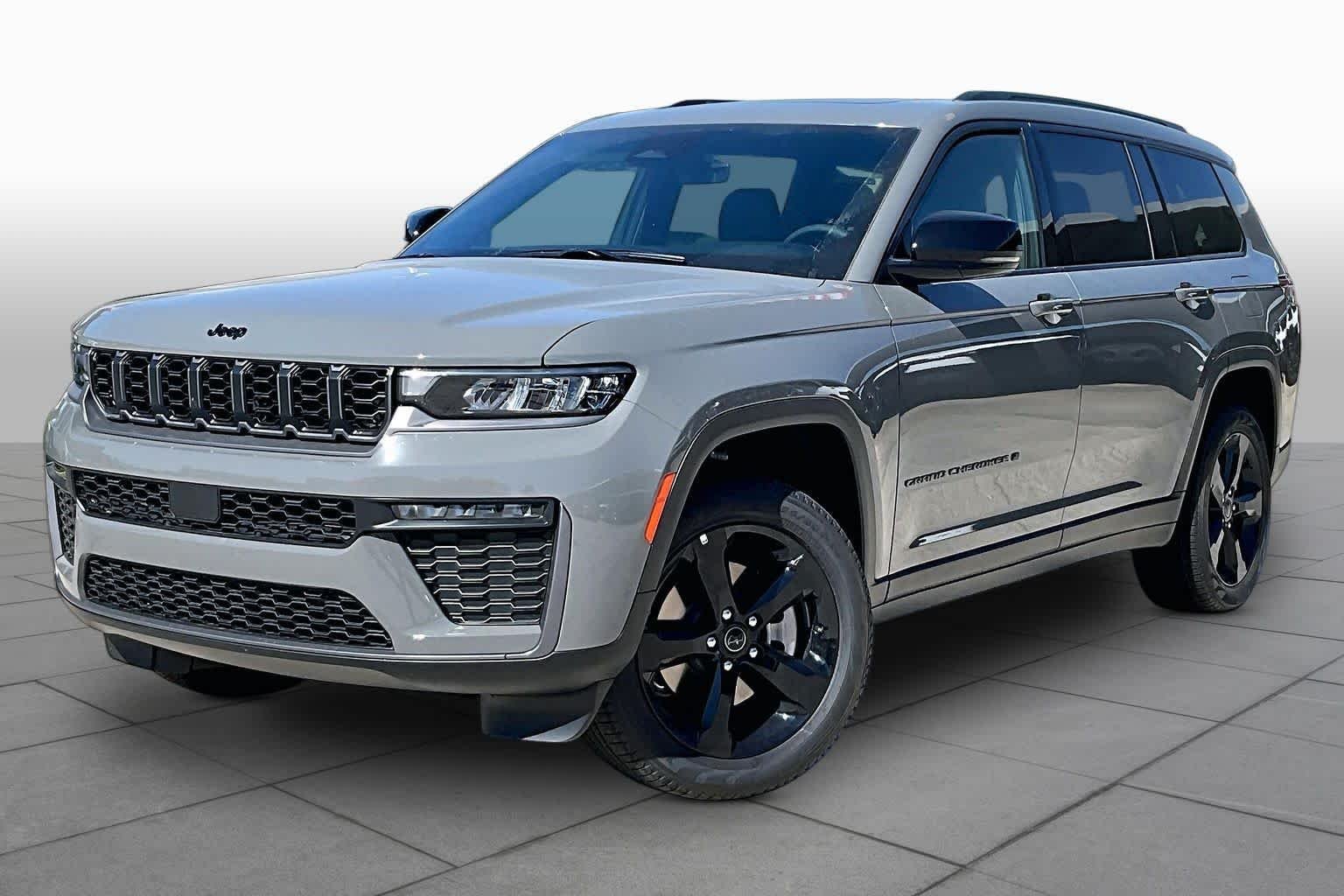 New 2027 Sting-Gray Clear-Coat Paint Jeep Limited image 2