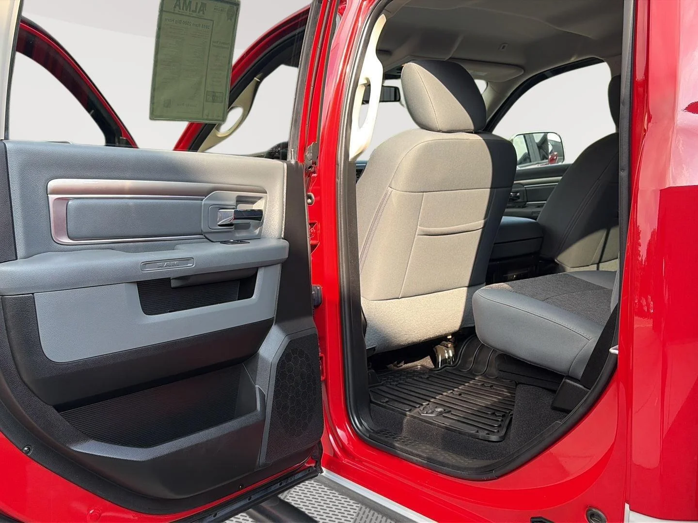 Used 2018 Bright Silver Metallic Clearcoat Ram Big Horn image 28