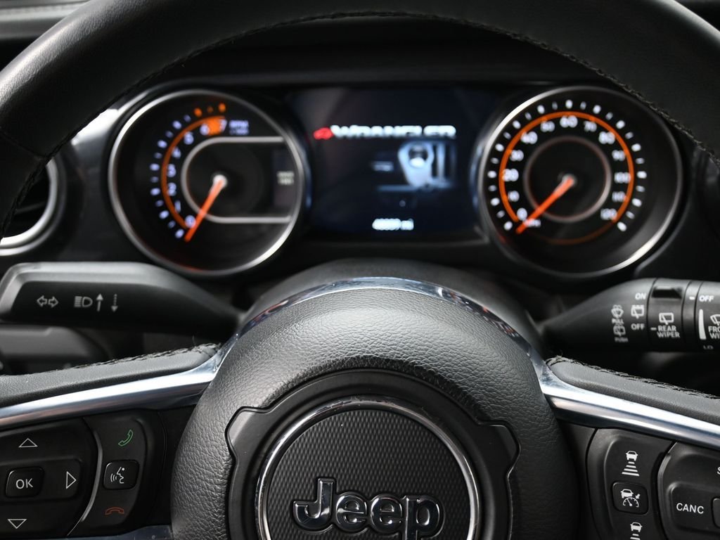Used 2023 Gray Jeep Altitude image 15
