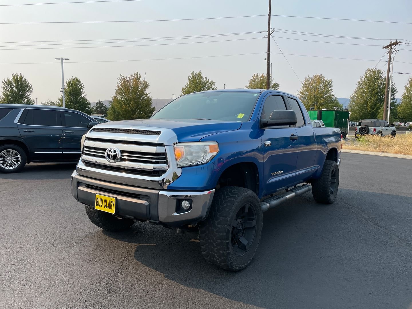 Used 2016 Blue Toyota SR5 image 7