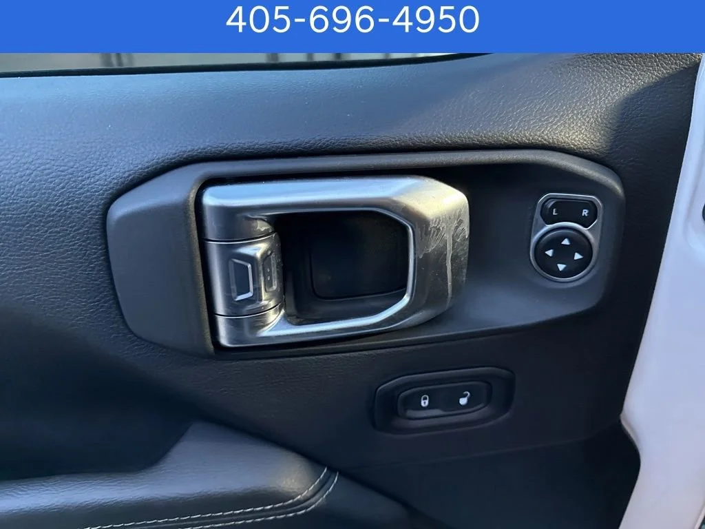Pre-Owned 2020 Jeep Gladiator Overland