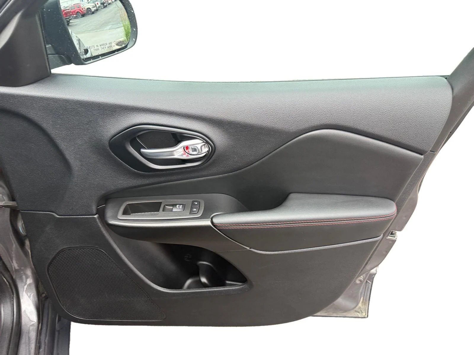 Used 2022 Granite Crystal Metallic Jeep Trailhawk image 15