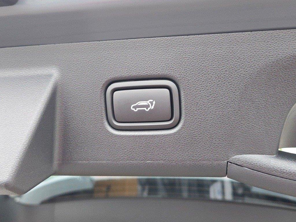 Used 2026 Ecotronic Gray Hyundai SEL Premium image 16
