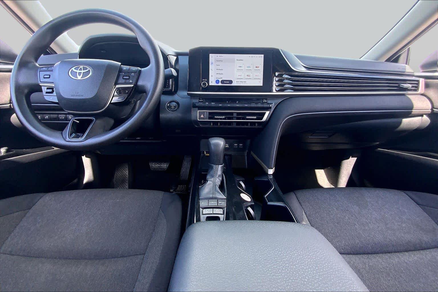 Used 2025 Ice Cap Toyota LE image 15