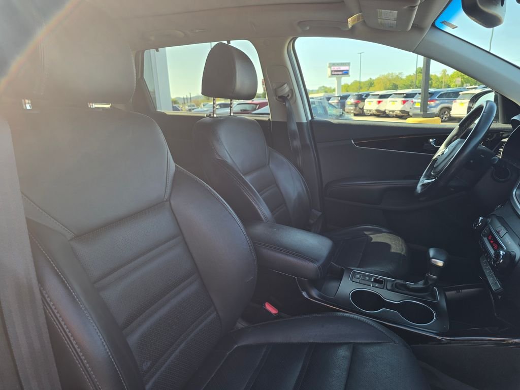 Used 2019 Silver Kia EX image 18