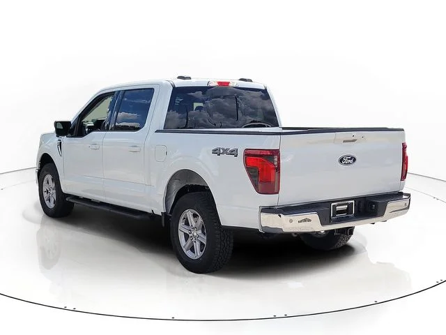 New 2026 Oxford White Ford XLT image 7