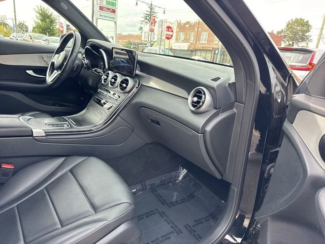 Used 2021  Mercedes-Benz GLC 300 image 13