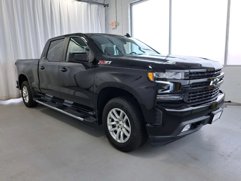 Used 2021 Black Chevrolet RST image 4