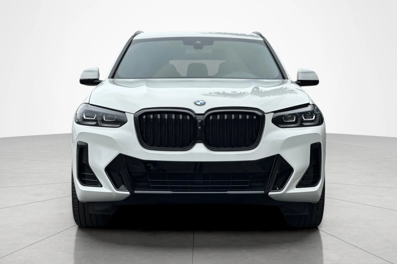 Used 2024 Alpine White BMW sDrive30i image 8