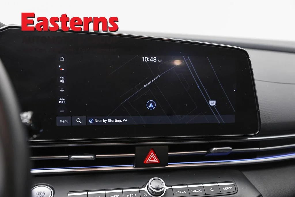Used 2025 Red Hyundai SEL Convenience image 19
