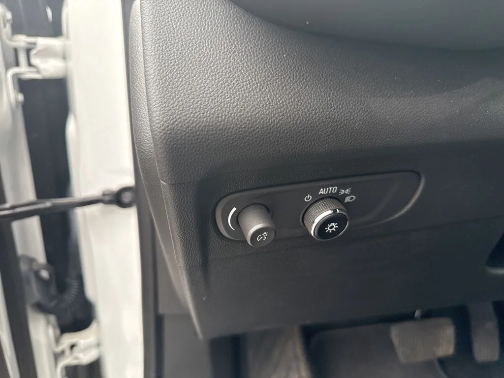 Used 2023 White Buick Essence image 23