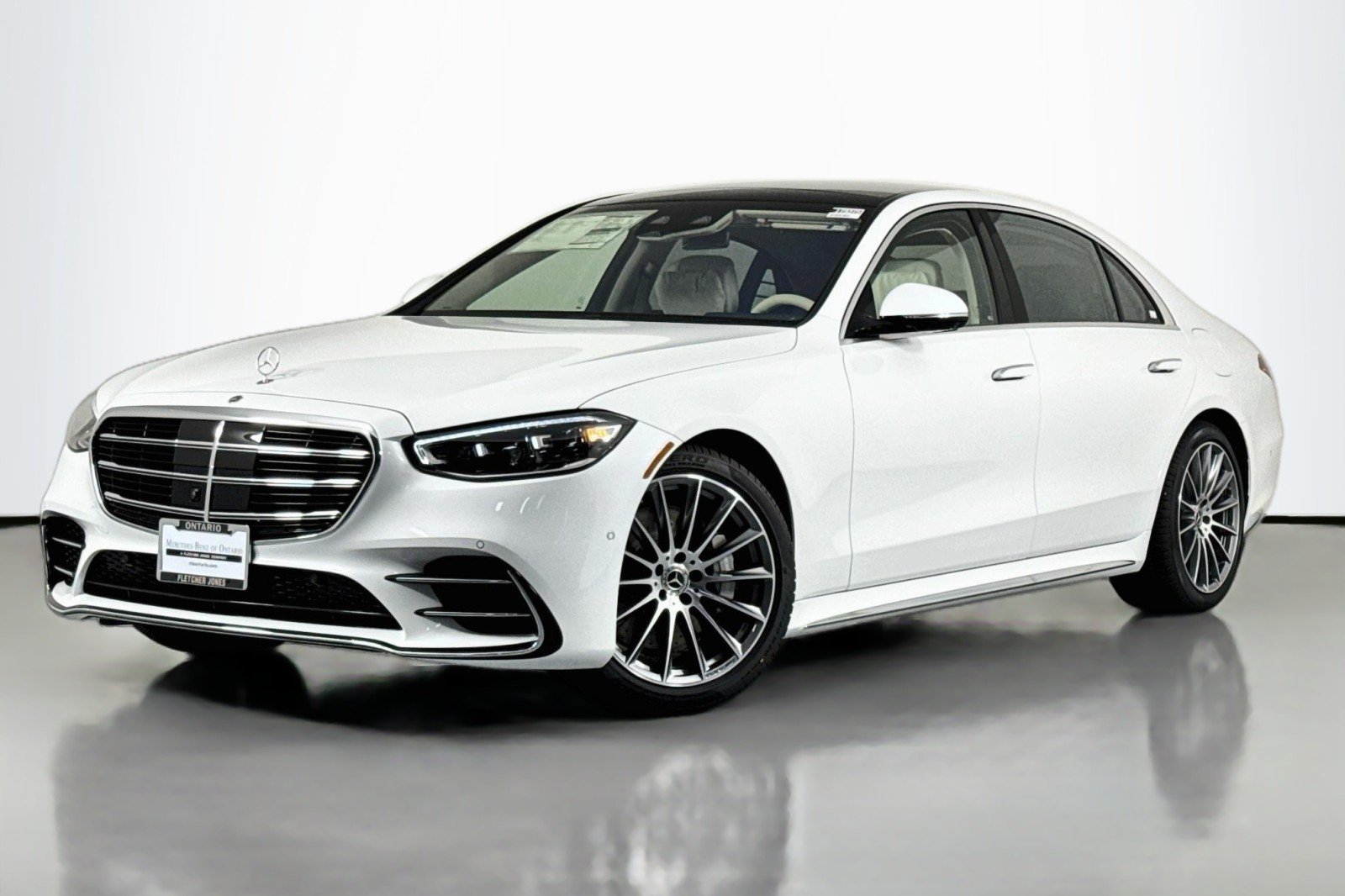 New 2026 MANUFAKTUR Moonlight White Metal Mercedes-Benz S 580e 4MATIC® Sedan image 26