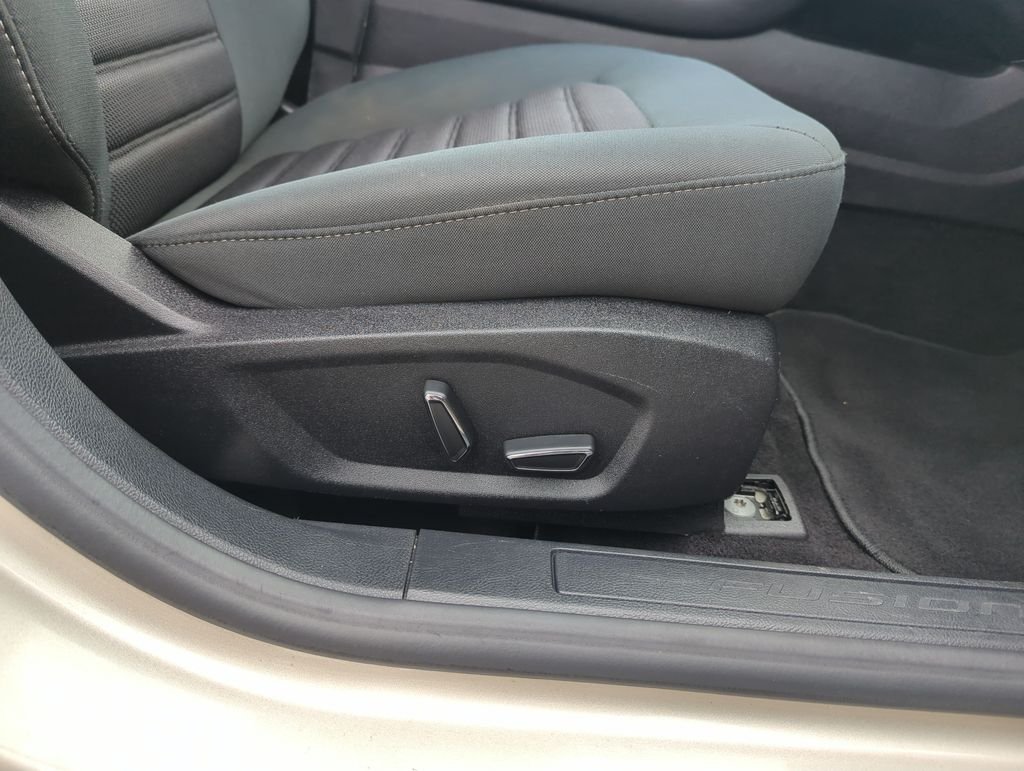 Used 2017 Gold Ford SE image 35