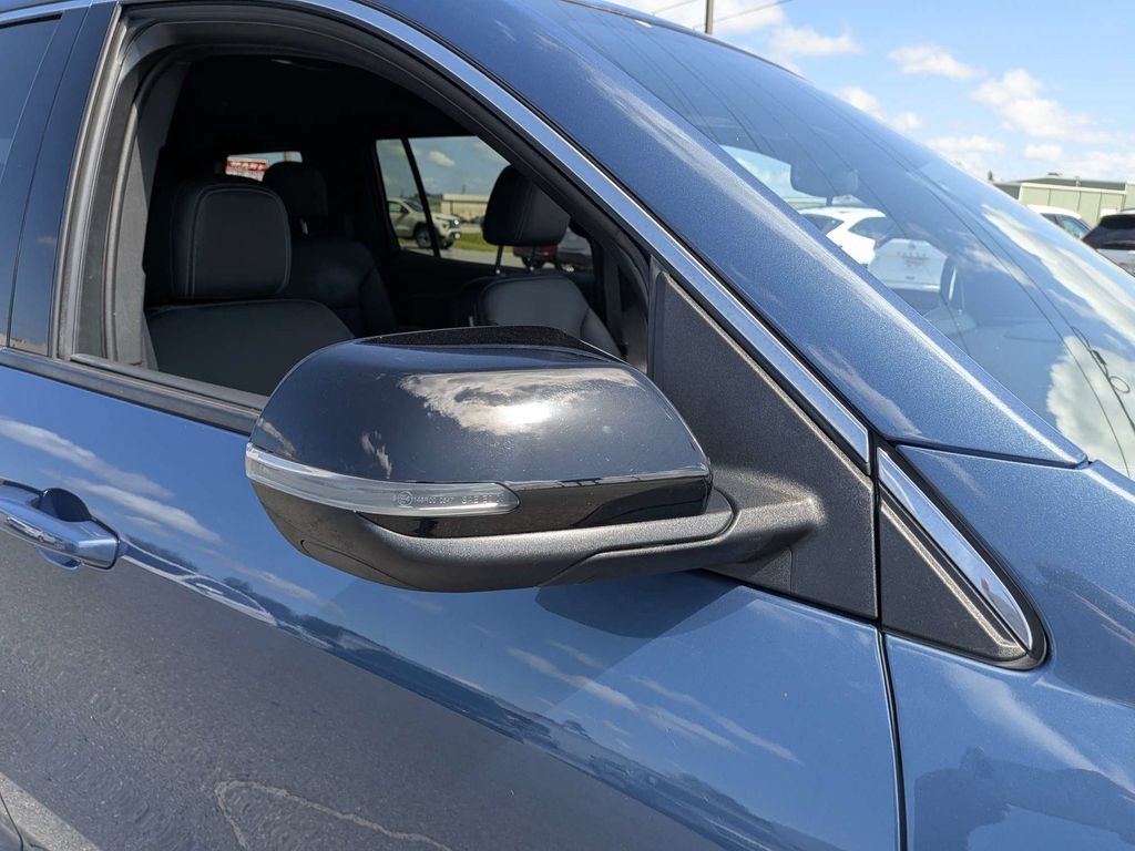 Used 2025 Lakeshore Blue Metallic Chevrolet LT image 10
