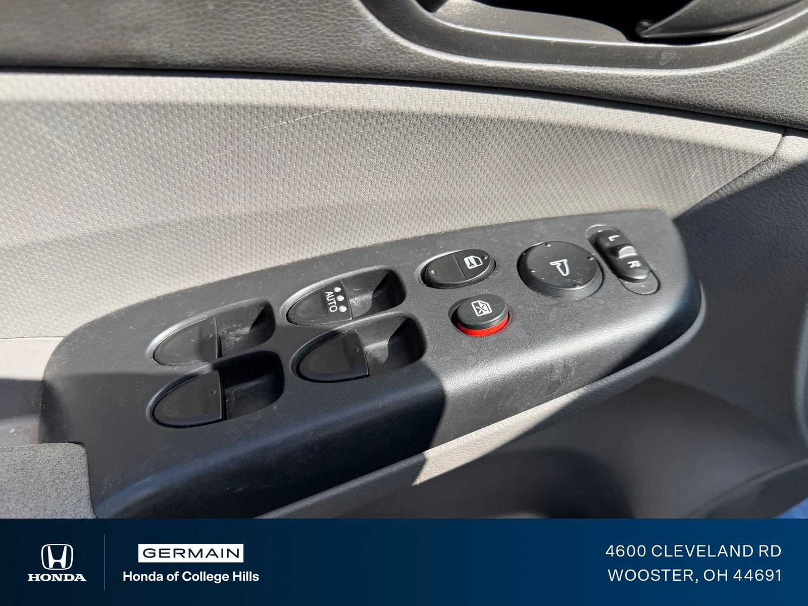Used 2008 Fiji Blue Pearl Honda LX image 16