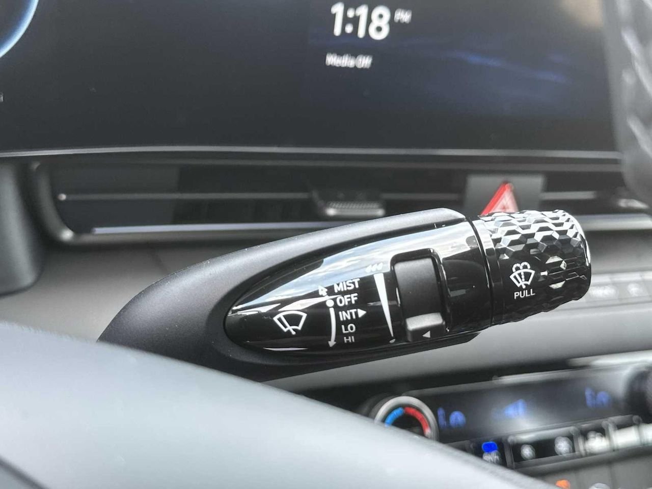 2025 Hyundai Elantra Blue - Photo 35