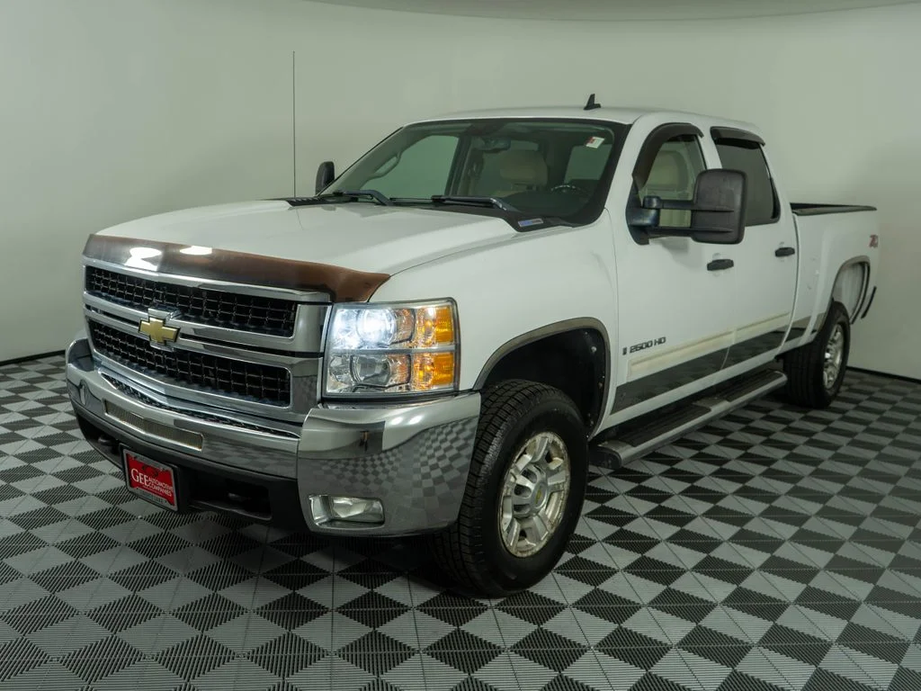 Used 2009 White Chevrolet Work Truck image 3