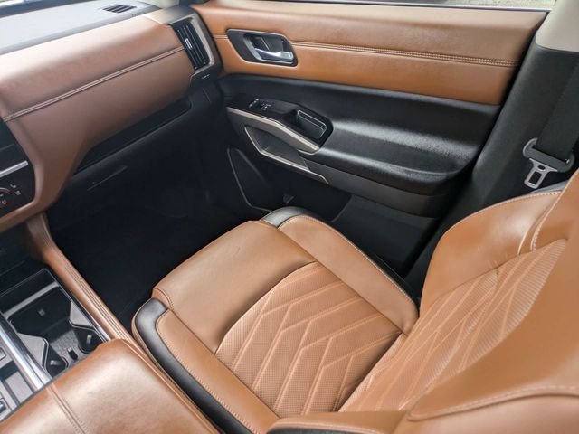 Used 2024 Beige Nissan Platinum image 18