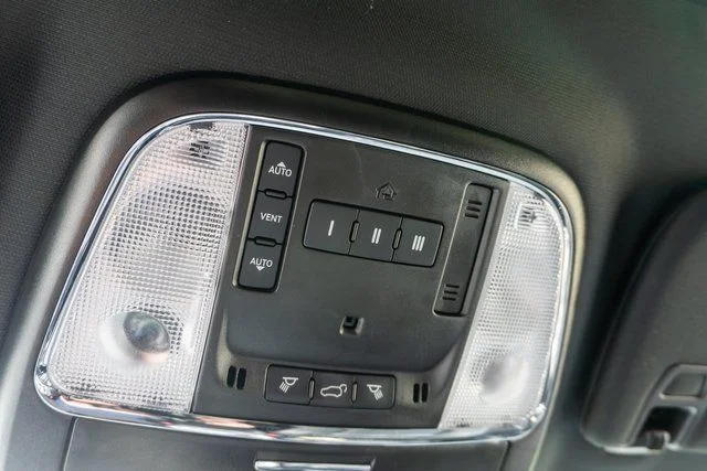 Used 2022 White Jeep Limited image 35