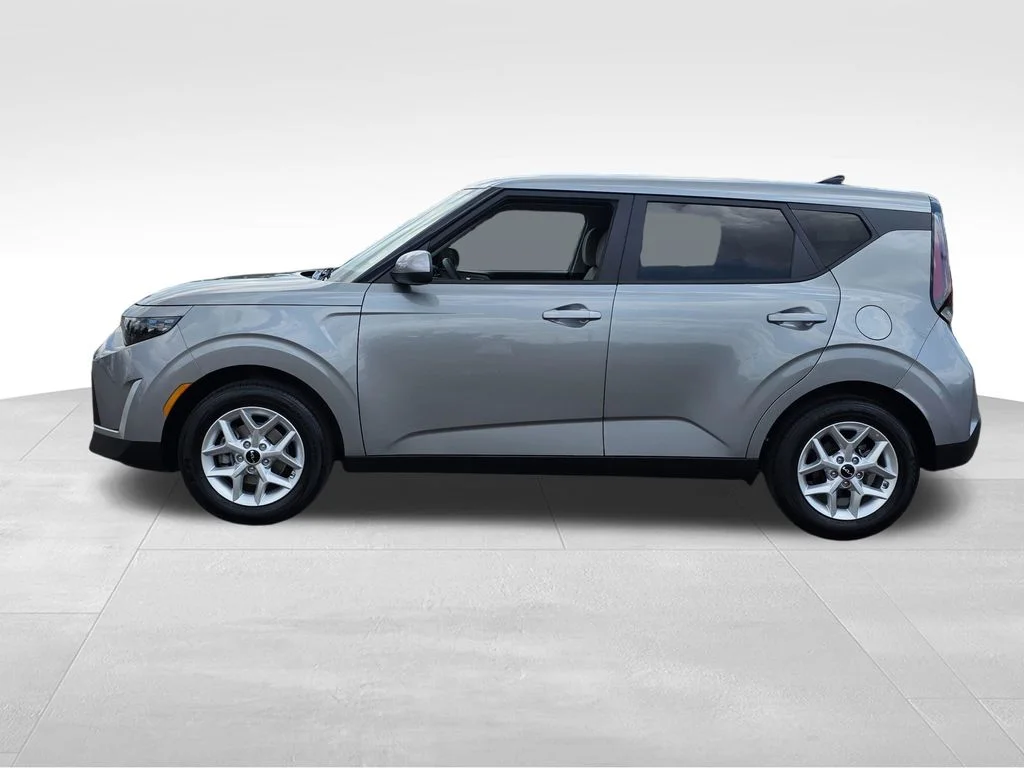 Used 2025 Gray Kia LX image 9
