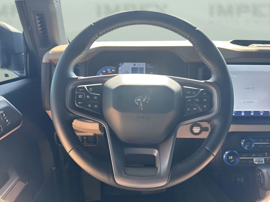 Used 2023 Green Ford Wildtrak image 14