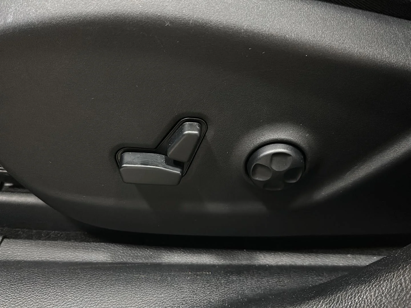 Used 2021 Olive Green Pearlcoat Jeep Trailhawk image 16
