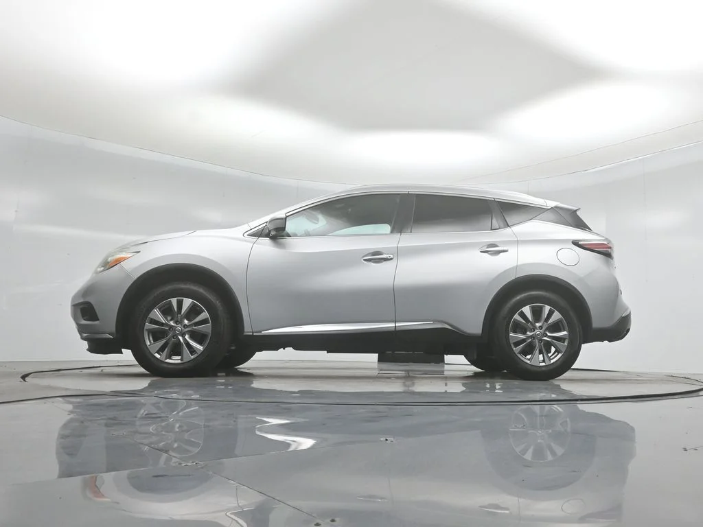 Used 2016 Silver Nissan SL image 7