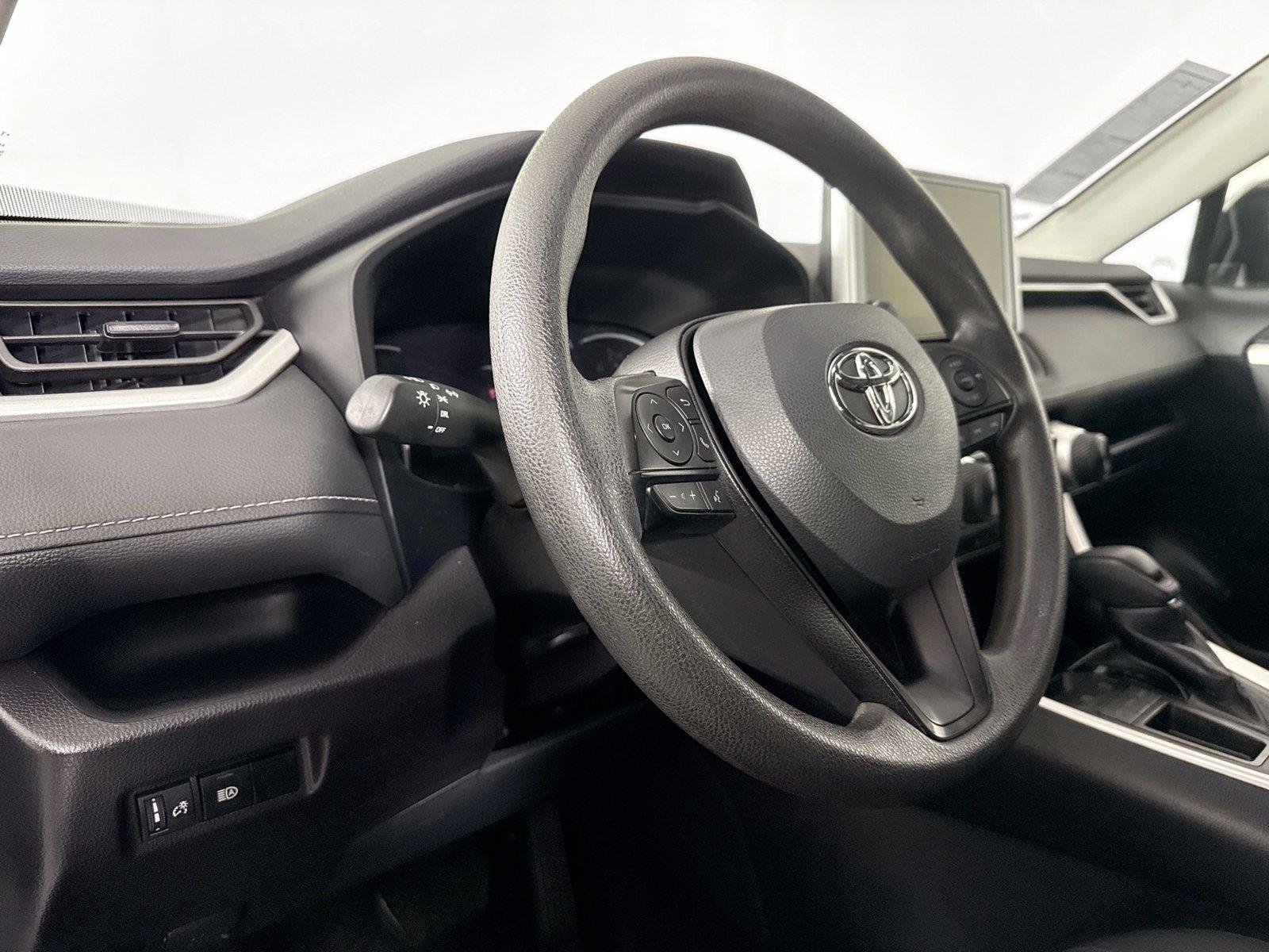 Used 2025 Silver Sky Metallic Toyota LE image 4