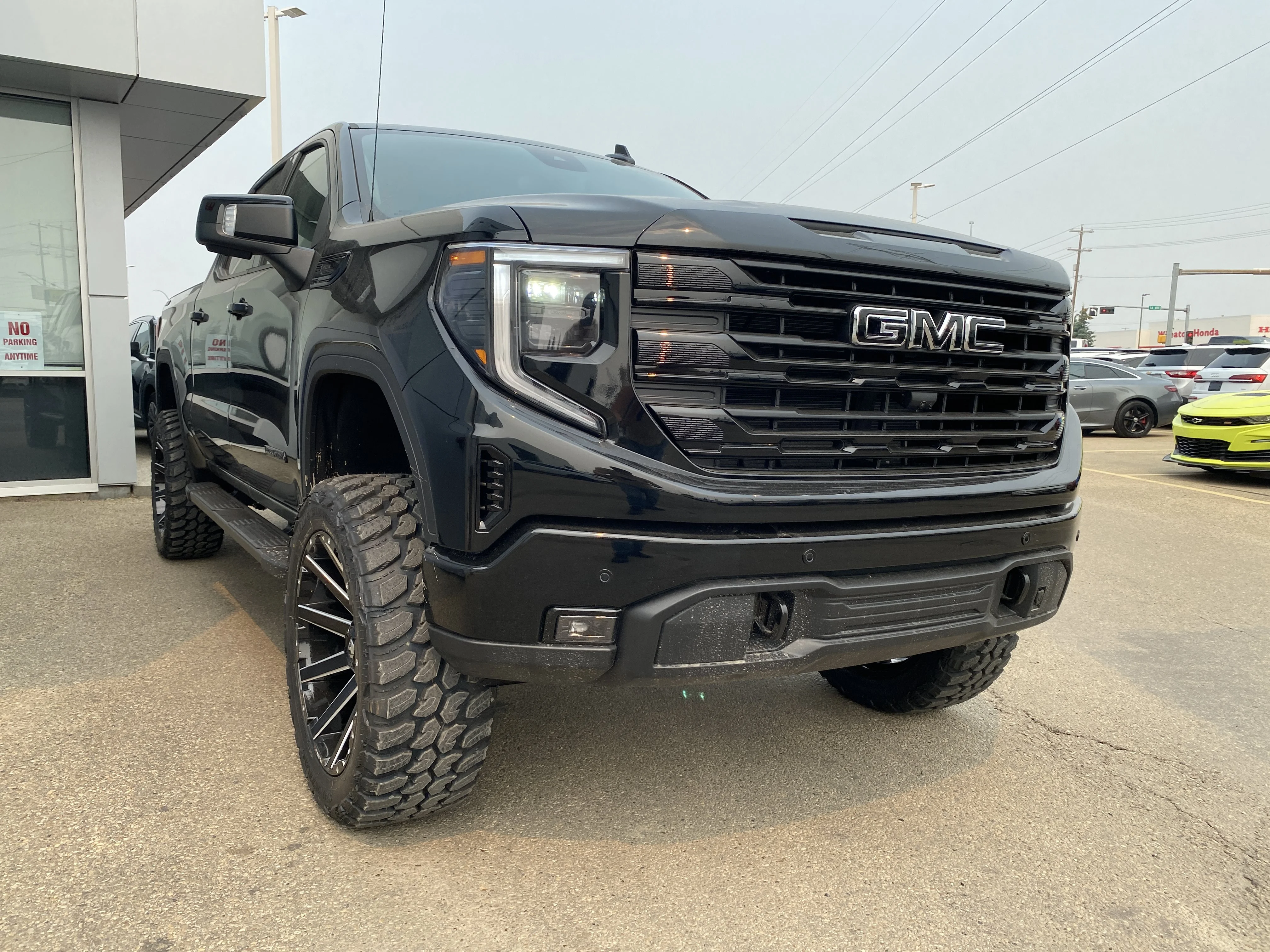 New 2026 ONYX BLACK GMC Elevation image 9