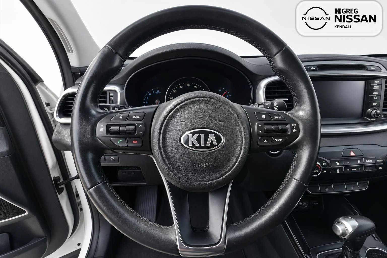 Used 2017 White Kia SX image 8