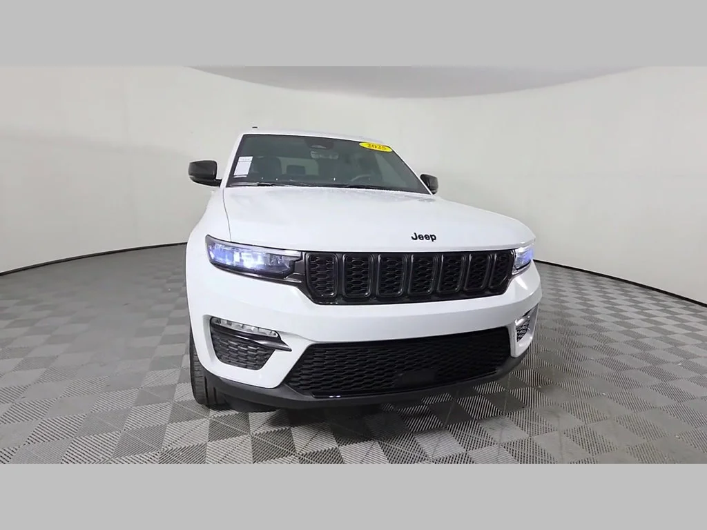 Used 2025 Bright White Clearcoat Jeep Limited image 50