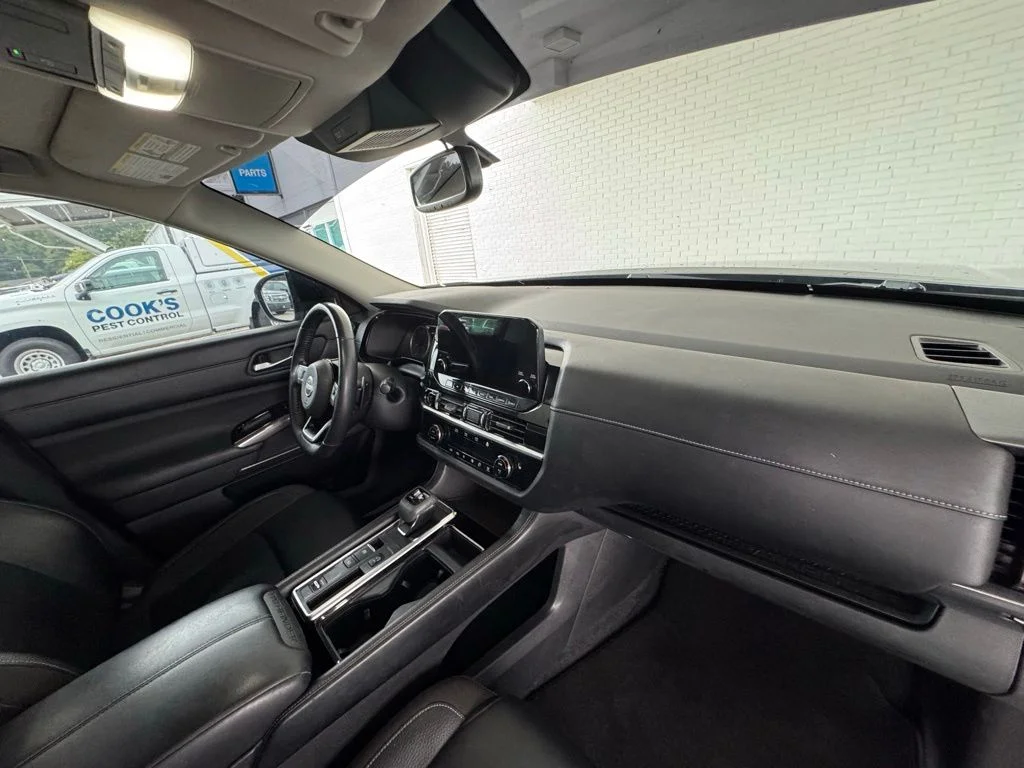 Used 2022 Gray Nissan SL image 16