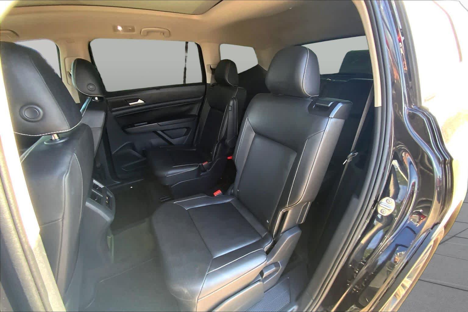 Used 2021 Deep Black Pearl Volkswagen 3.6L V6 SE w/Technology R-Line image 20