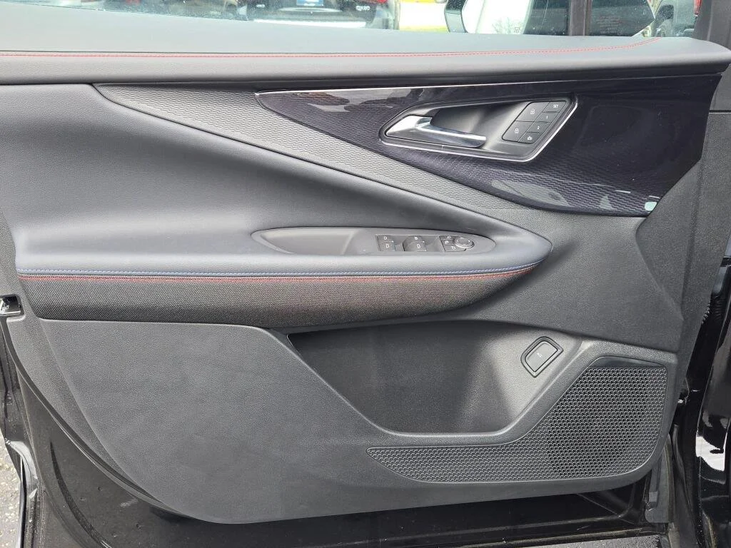 2025 Chevrolet Blazer EV RS - Photo 21