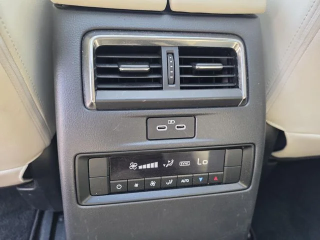 Certified Used 2024 Platinum Mazda 3.3 Turbo S Premium image 9
