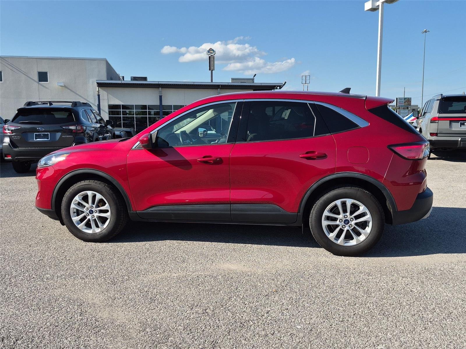 Used 2020 Rapid Red Metallic Tinted Clearcoat Ford SE image 2