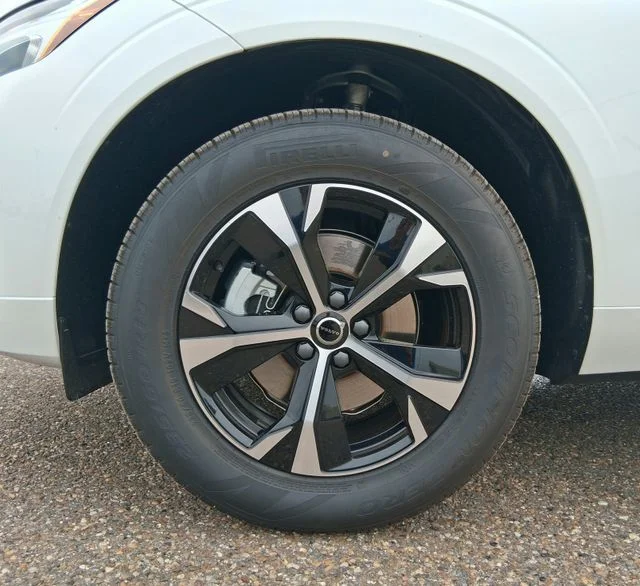 New 2026 Crystal White Volvo Core image 20