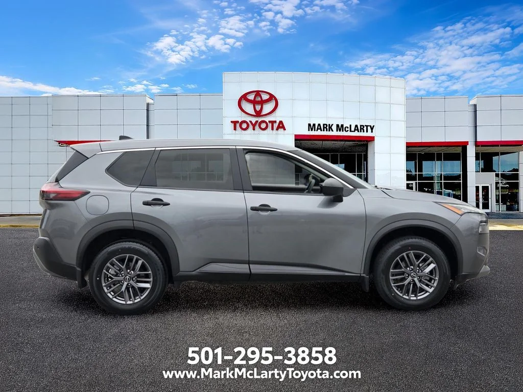 Used 2023 Gray Nissan S image 6