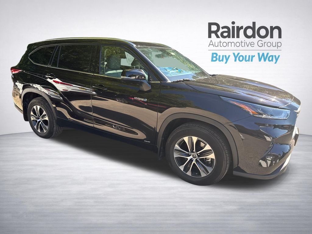 Used 2021 Black Toyota XLE image 1